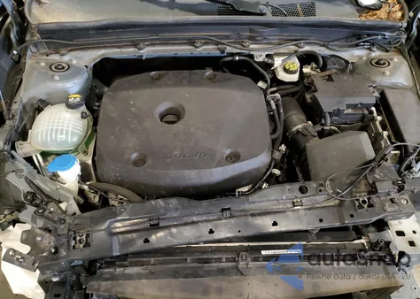 2021 Volvo Xc40 T5 Momentum z USA, uszkodzony, nr VIN YV4162UK4M2430275